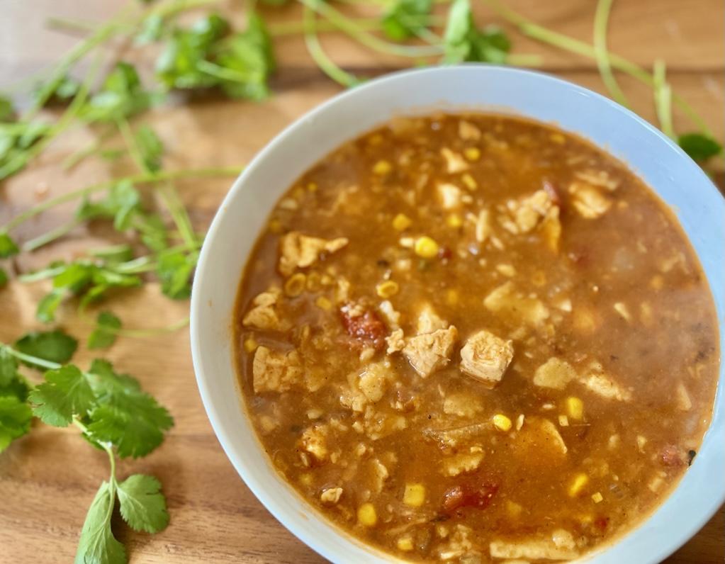 Easy & Delicious Chicken Tortilla Soup – A Family Favorite Recipe!